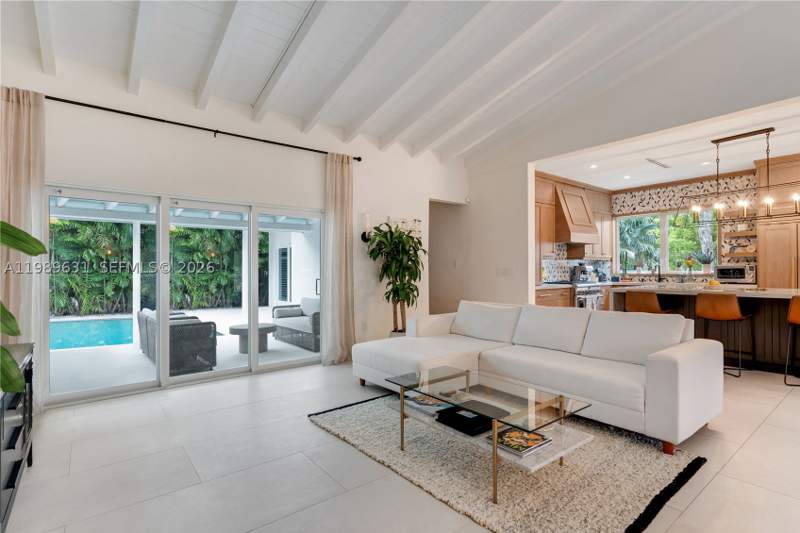 3 bedroom SingleFamilyResidence at 426 Hardee Rd, Coral Gables Riviera Sec, Coral Gables — photo 3
