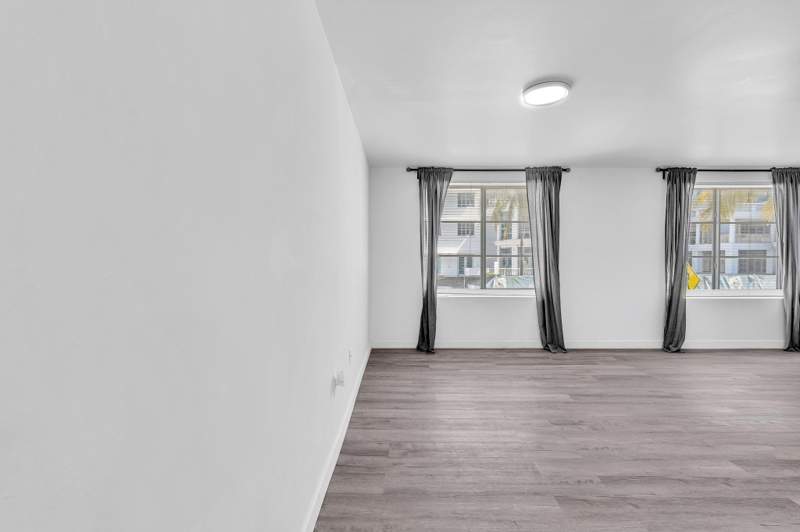 2 bedroom Condominium at 1460 Ocean Drive 205, The Drake Condo, Miami Beach — photo 3