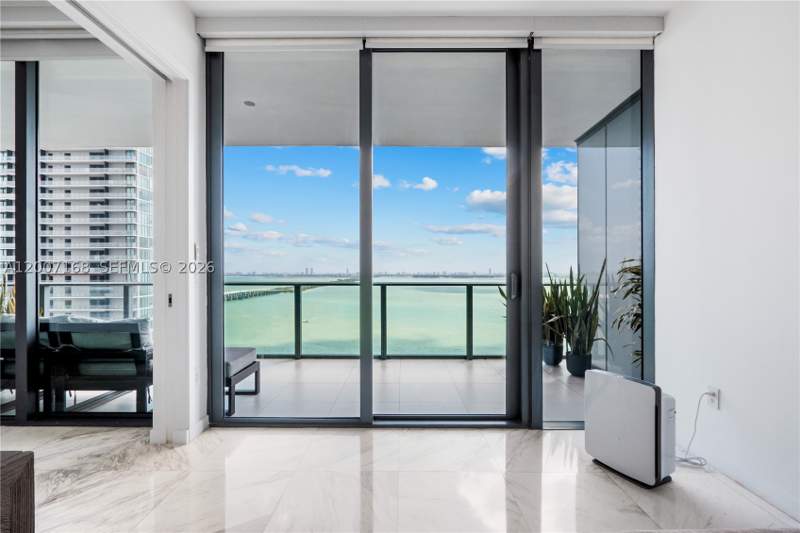 2 bedroom Condominium at 480 NE 31st St 2405, Gran Paraiso Condo, Miami — photo 3