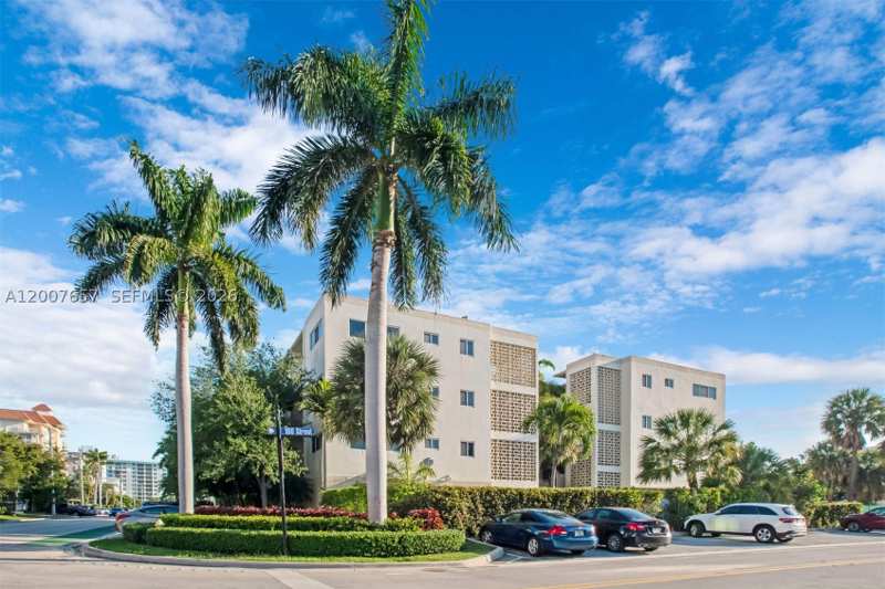 1 bedroom Condominium at 10001 W Bay Harbor Dr 208, Ambassador Place Condo, Bay Harbor Islands — photo 1