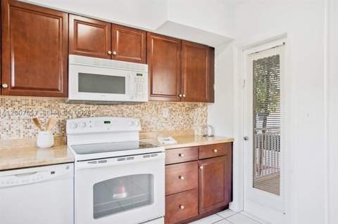 10001 W Bay Harbor Dr 208, Bay Harbor Islands FL - photo 10 of 15