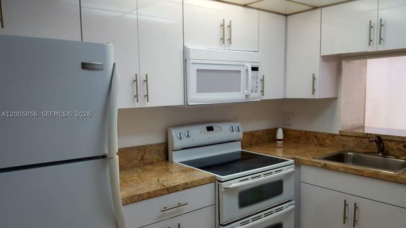 2 bedroom Condominium at 19701 SW 114th Ave 266, Point South Condo, Miami — photo 2