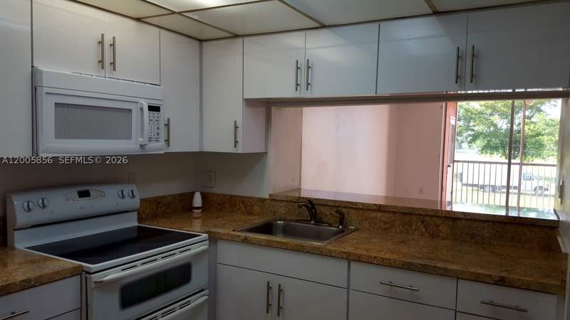2 bedroom Condominium at 19701 SW 114th Ave 266, Point South Condo, Miami — photo 4