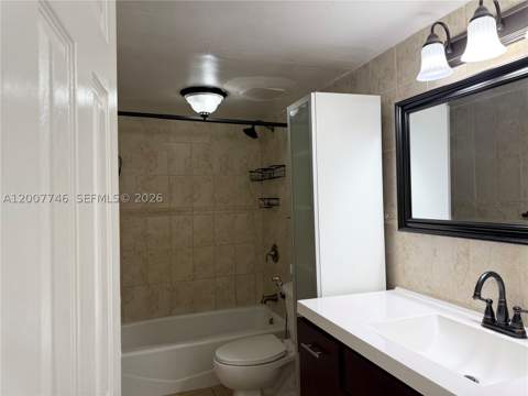 1850 W 56th St 2404, Hialeah FL - photo 11 of 18