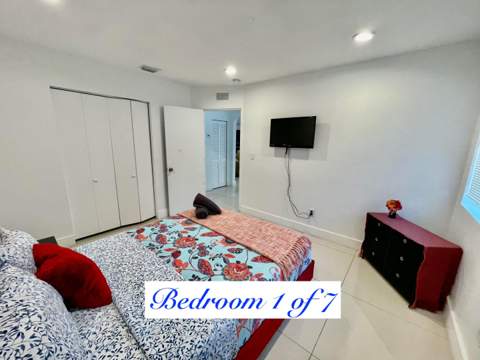 88 NE 154th Street, North Miami Beach FL - photo 10 of 43