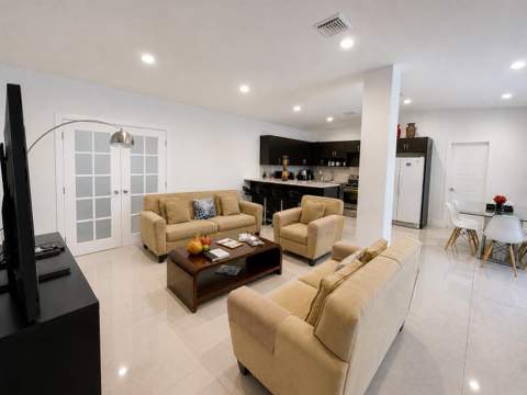 88 NE 154th Street, North Miami Beach FL - photo 7 of 43