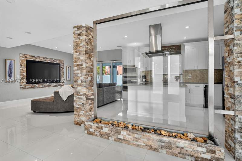 4 bedroom SingleFamilyResidence at 5161 SW 159th Ct, Wonderly Estates Sec 3, Miami — photo 5