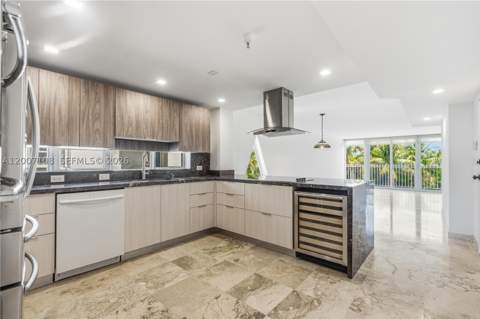 7824 Collins Ave 401, Miami Beach FL - photo 15 of 40