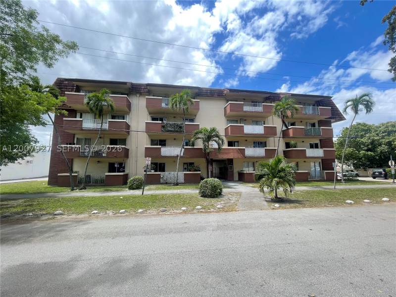 2 bedroom Condominium at 680 Miller Dr W401, Springs Towers Condo, Miami Springs — photo 3