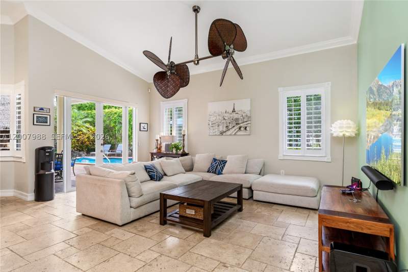 4 bedroom SingleFamilyResidence at 14831 SW 95th Ct, Twenty Oaks, Miami — photo 5