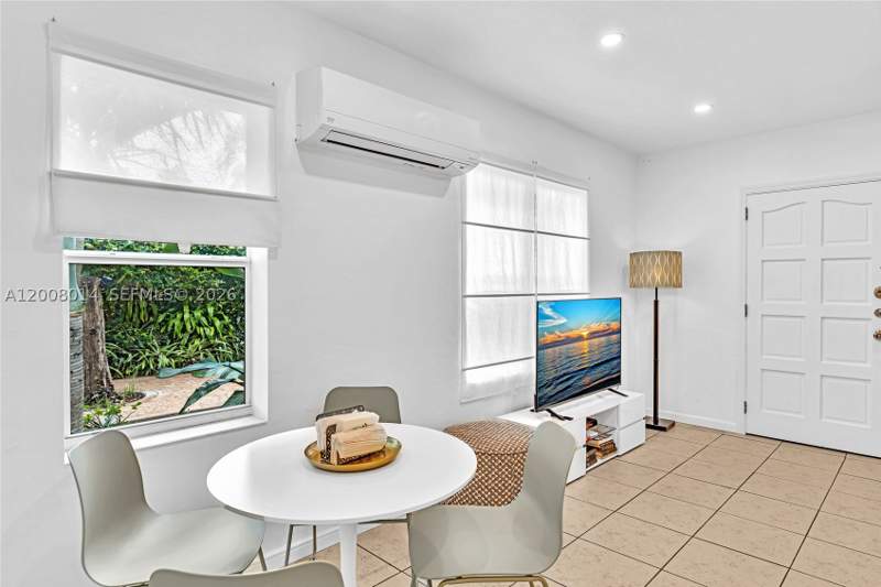 2 bedroom SingleFamilyResidence at 1220 NE 128th St, Hampshire Heath, North Miami — photo 4