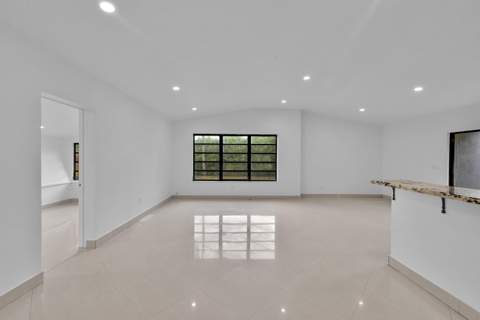 17551 NE 5th Avenue, North Miami Beach FL - photo 10 of 29