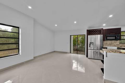 17551 NE 5th Avenue, North Miami Beach FL - photo 11 of 29