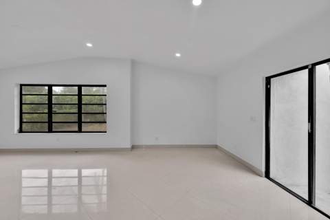 17551 NE 5th Avenue, North Miami Beach FL - photo 17 of 29