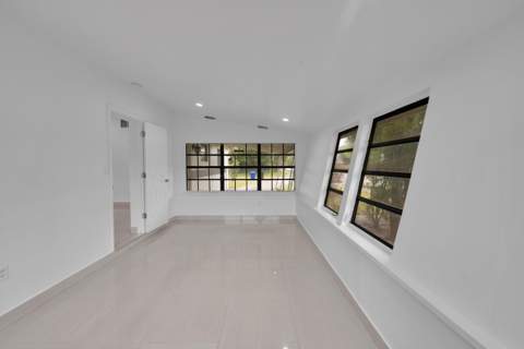 17551 NE 5th Avenue, North Miami Beach FL - photo 19 of 29