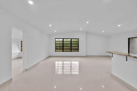 17551 NE 5th Avenue, North Miami Beach FL - photo 9 of 29