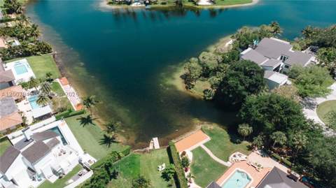 16241 W Troon Cir, Miami Lakes FL - photo 12 of 75