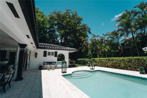16241 W Troon Cir, Miami Lakes FL - photo 14 of 75