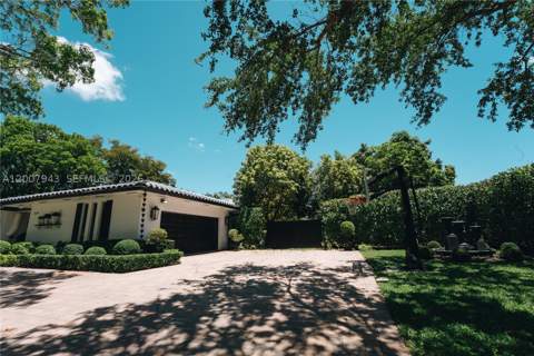16241 W Troon Cir, Miami Lakes FL - photo 7 of 75