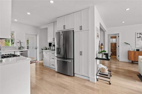 11790 NE 8th Ave, Biscayne Park FL - photo 12 of 35