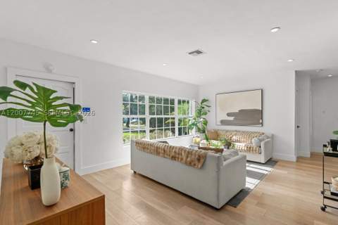 11790 NE 8th Ave, Biscayne Park FL - photo 13 of 35