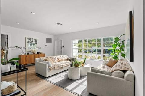 11790 NE 8th Ave, Biscayne Park FL - photo 14 of 35