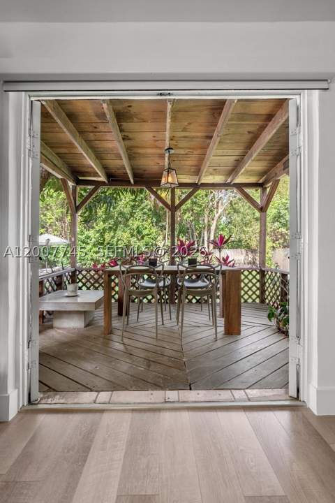 11790 NE 8th Ave, Biscayne Park FL - photo 20 of 35