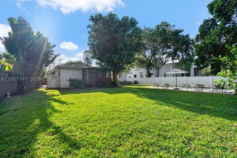 11790 NE 8th Ave, Biscayne Park FL - photo 7 of 35