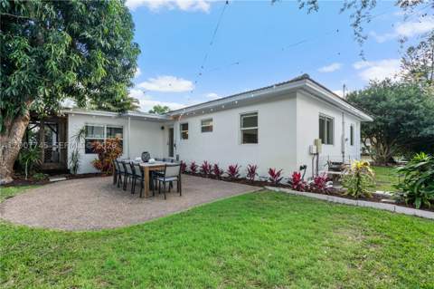 11790 NE 8th Ave, Biscayne Park FL - photo 9 of 35