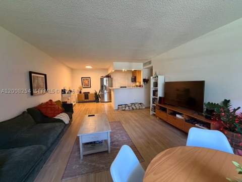 9020 NE 8th Ave 1D, Miami Shores FL - photo 7 of 20