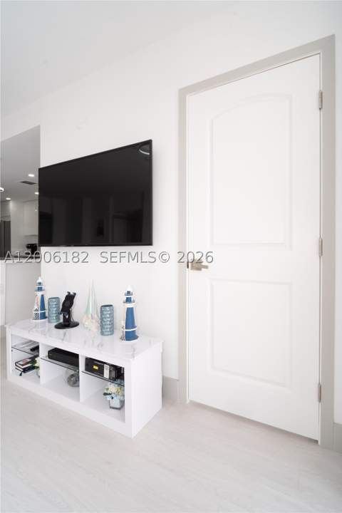 19707 Turnberry Way 18C, Aventura FL - photo 12 of 100