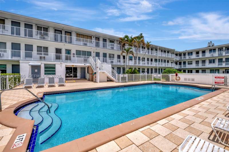 2 bedroom StockCooperative at 15610 NE 6th Ave 23C, Golden Towers No 2 Inc -, Miami — photo 2