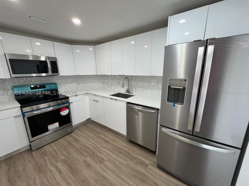 2 bedroom Condominium at 500 Bayview Dr 1120, Arlen House West Condo, Sunny Isles Beach — photo 2