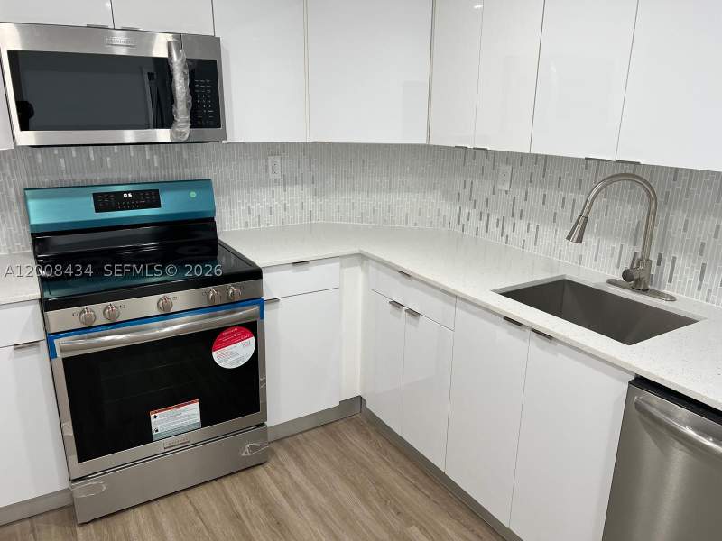 2 bedroom Condominium at 500 Bayview Dr 1120, Arlen House West Condo, Sunny Isles Beach — photo 4