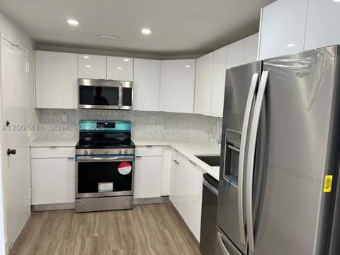 500 Bayview Dr 1120, Sunny Isles Beach FL - photo 8 of 45
