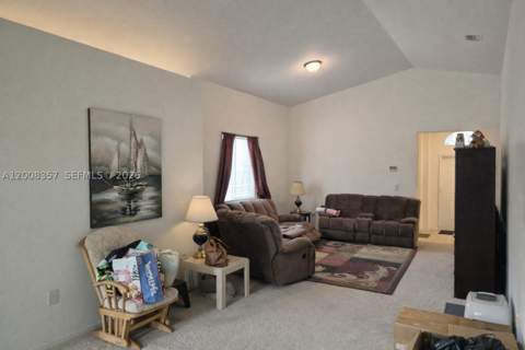 161 SE 22nd Ter, Homestead FL - photo 8 of 37