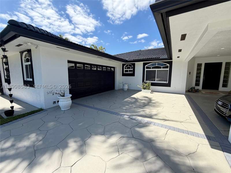 5 bedroom SingleFamilyResidence at 13431 SW 32nd St, J G Heads Farms Sub, Miami — photo 3