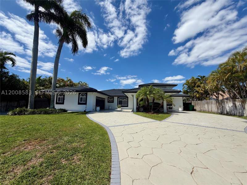 5 bedroom SingleFamilyResidence at 13431 SW 32nd St, J G Heads Farms Sub, Miami — photo 4