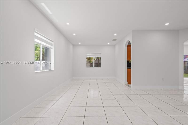 4 bedroom SingleFamilyResidence at 9576 SW 162nd Path, Monaco Estates At Kendall, Miami — photo 5