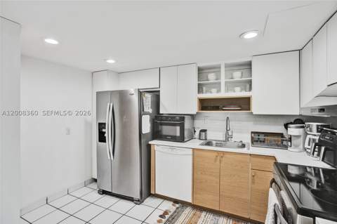 100 Bayview Dr 401, Sunny Isles Beach FL - photo 16 of 45