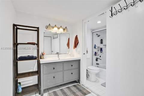 100 Bayview Dr 401, Sunny Isles Beach FL - photo 22 of 45