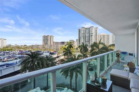 100 Bayview Dr 401, Sunny Isles Beach FL - photo 8 of 45