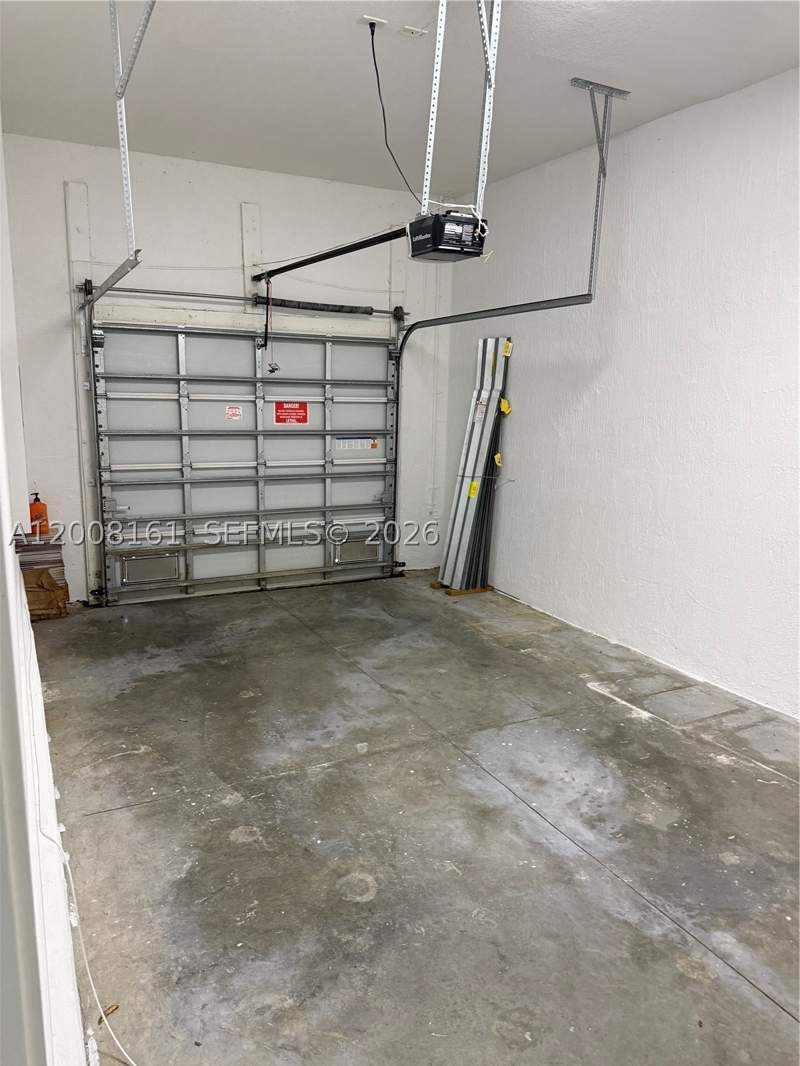 3 bedroom Townhouse at 731 SW 11th St, Regal Palm Subdivision, Florida City — photo 2