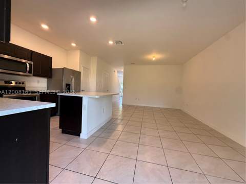 731 SW 11th St, Florida City FL - photo 6 of 18