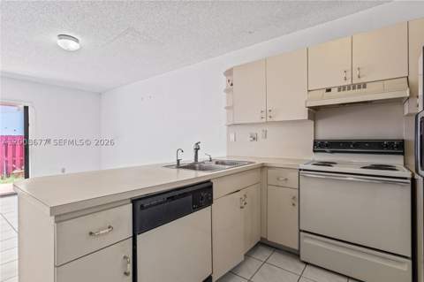 8800 NW 118th St, Hialeah Gardens FL - photo 9 of 20