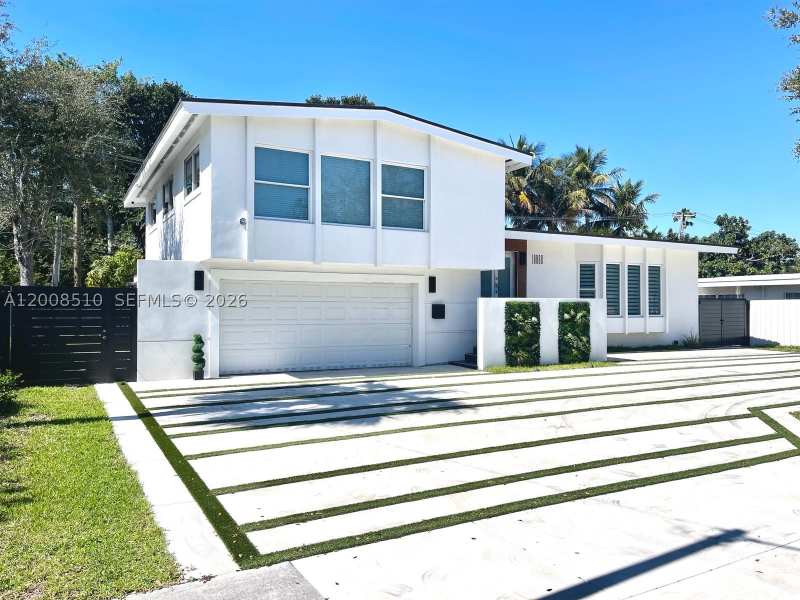 5 bedroom SingleFamilyResidence at 19960 Highland Lakes Blvd, Highland Lakes Sec 2, Miami — photo 1