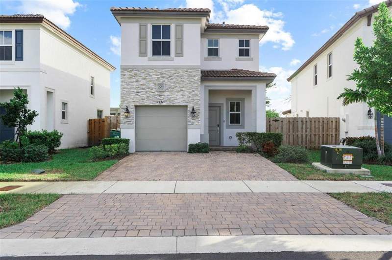 3 bedroom SingleFamilyResidence at 2441 NW 131st Circle 2441, Golf Ests 1st Addn, Miami — photo 2