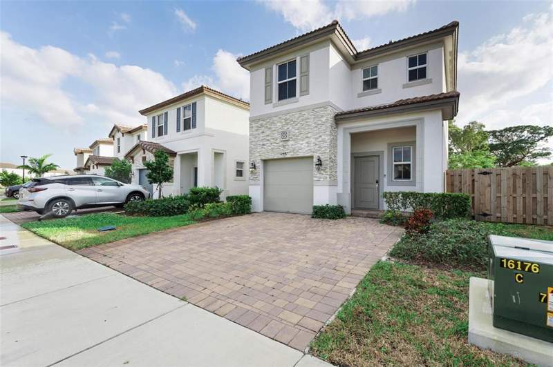 3 bedroom SingleFamilyResidence at 2441 NW 131st Circle 2441, Golf Ests 1st Addn, Miami — photo 3