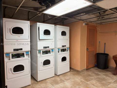 1910 W 56th St 3121B, Hialeah FL - photo 9 of 51