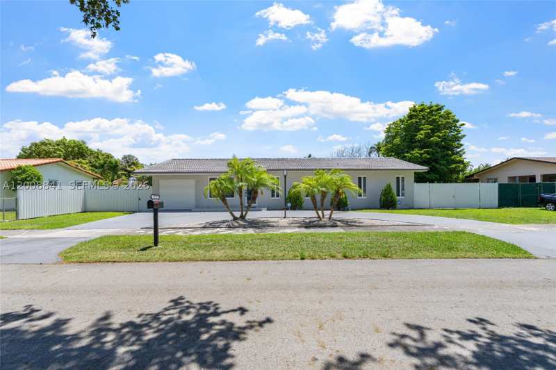 5 bedroom SingleFamilyResidence at 12724 SW 33rd Ter, Orsori, Miami — photo 1